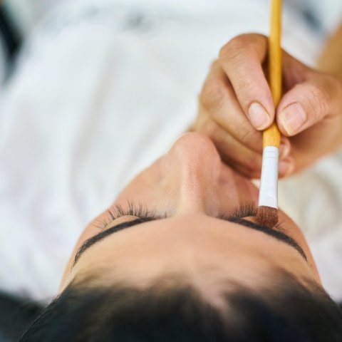 Zdjęcie: Skin tint i lekkie pokrycie: minimalistyczny makijaż na 2026 rok