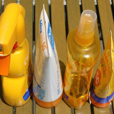 Zdjęcie: SPF w kremie nawilżającym – czy to wystarczy na plażę w 2026?