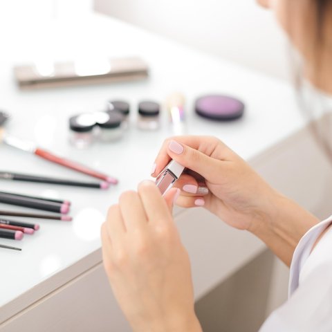 Zdjęcie: Makijaż a SPF: jak połączyć ochronę słoneczną z lekkim pokryciem